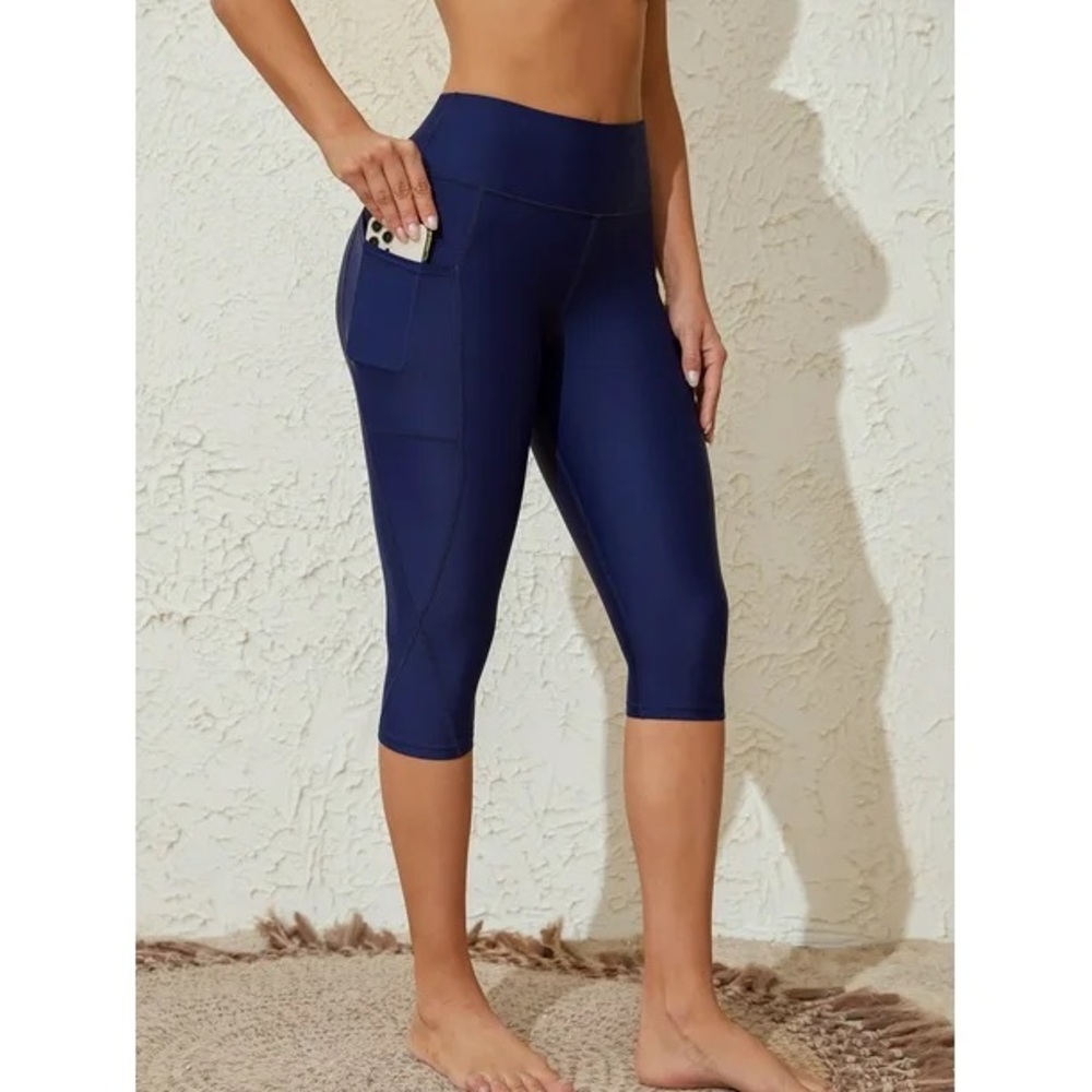 Navy Blue Capri Athletic Leggings M Pockets Paddle Board Shorts Workout Pants
